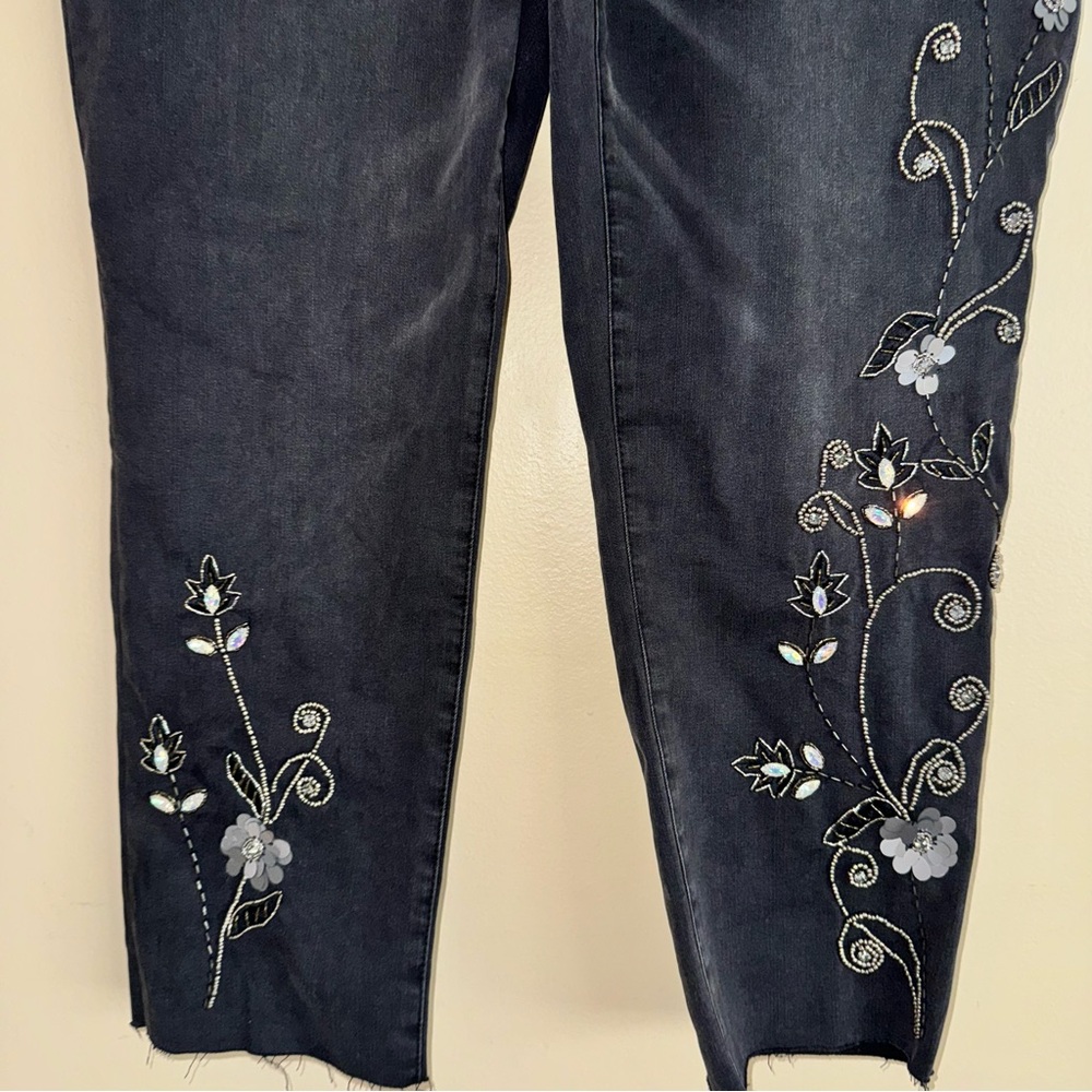 Chico’s Black So Slimming Beaded Vines Girlfriend Slim Leg Jean 2.5P NWT! - Picture 2 of 8